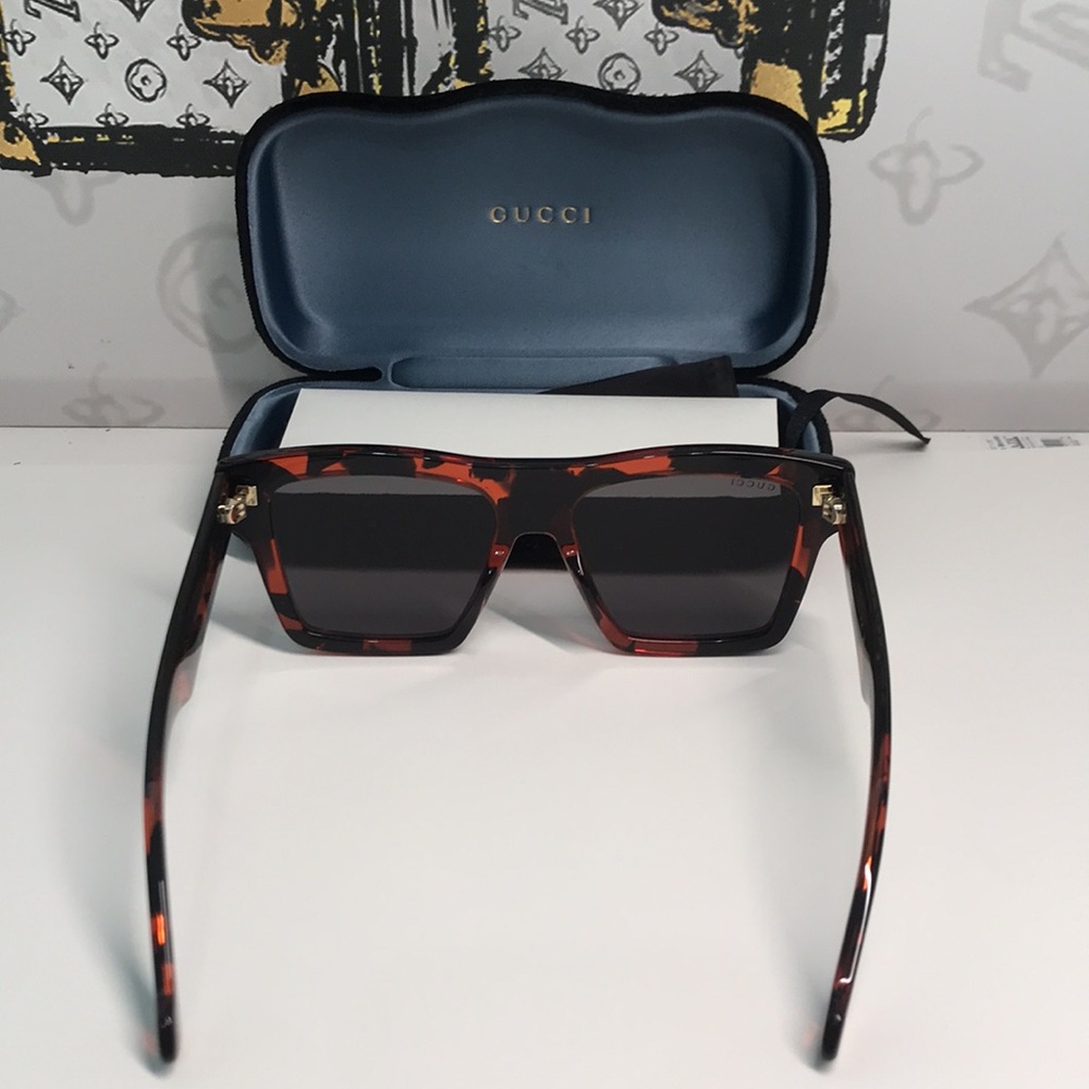 ✨ Brand New Gucci GG0962S 012 Sunglasses – Black with Grey Lenses ✨ - Picture 8 of 13